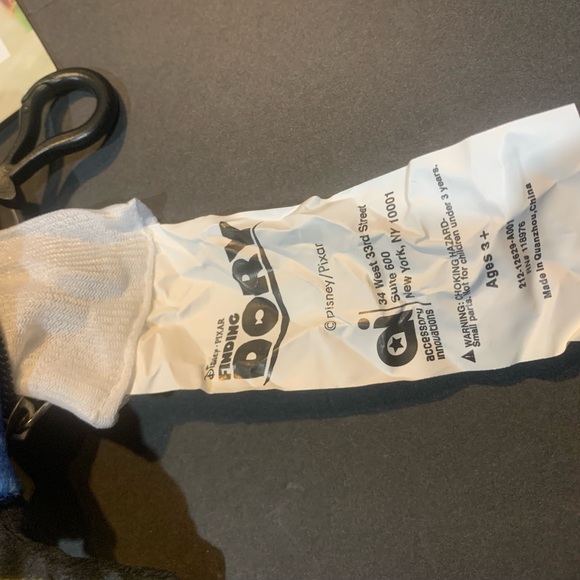 NWT Disney Pixar Finding Dory Plush Keychain With tiny Stash Pocket / Nemo - Picture 5 of 9